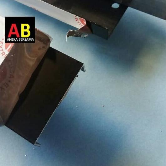 ➻ Lis U Aluminium 1.2cm x 5cm x 1.2cm Black ☁