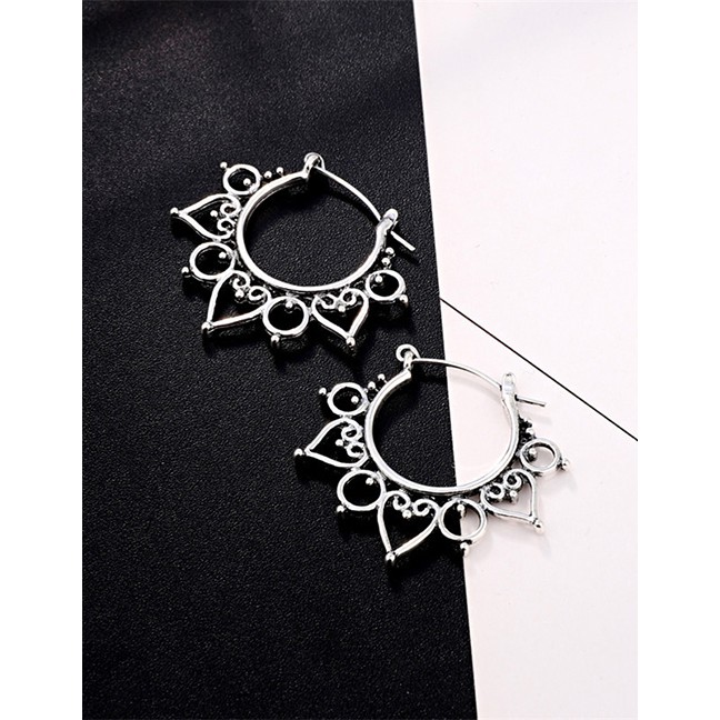 LRC Anting Tusuk Fashion Silver Openwork Hollow Heartring Earrings F66345