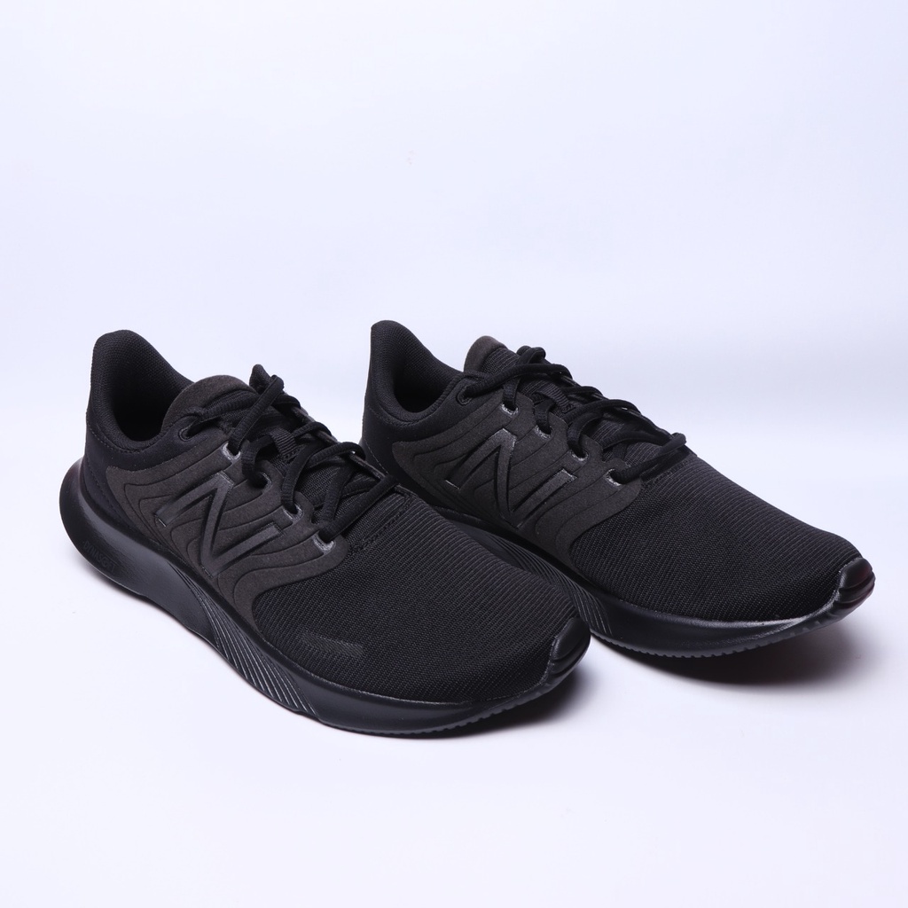 Sepatu Sneakers pria New Balance  M068TB Running Course Black Original