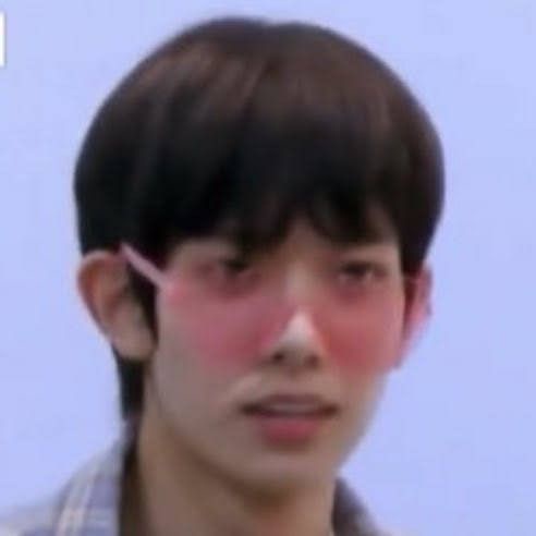 hee hoodie esse booked @heemioney