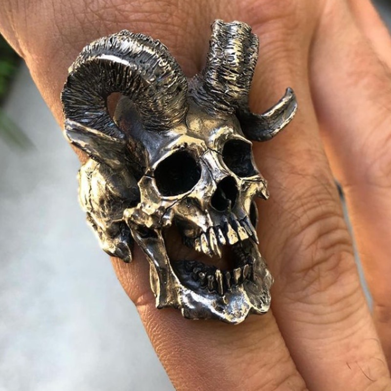 Cincin Bentuk Tengkorak Kambing Demon Satan Bahan Stainless Steel 316L Gaya Vintage Gothic Untuk Pria