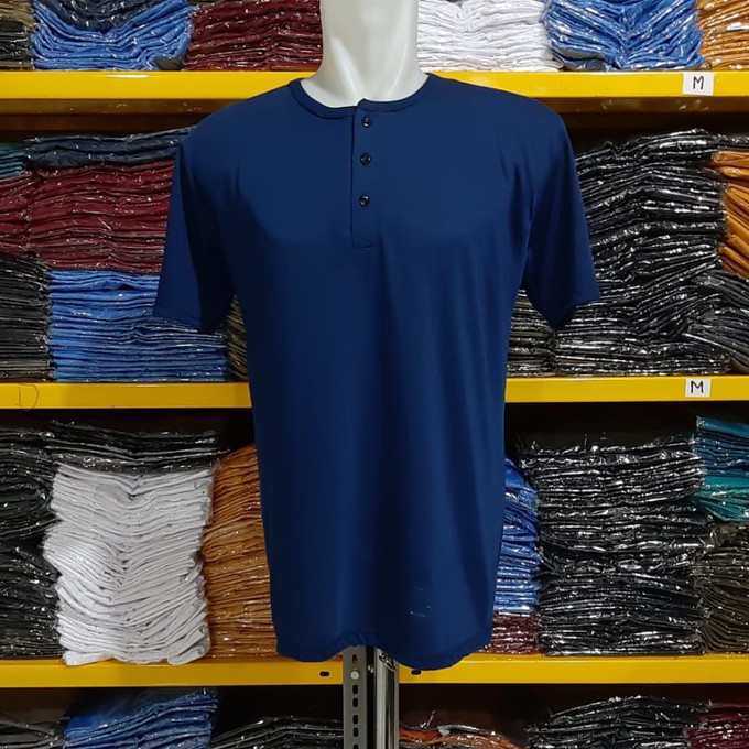 kaos polos pendek  kancing 3.nyaman di pakai