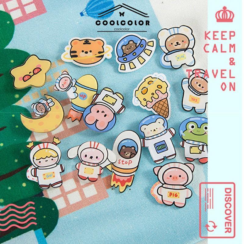 COD❤️ Bros Lucu Kreatif Kartun Akrilik Astronot Bros Gadis Aksesoris Tas Pakaian Liontin Pin Lencana Aksesoris Wanita Fashion Korea