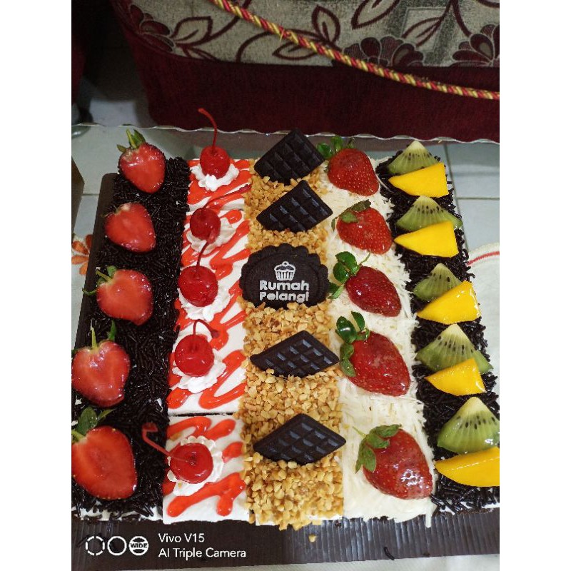 

cake potong premium (ukuran 22x22cm)