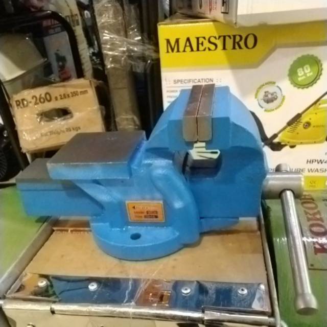 Ragum 3 inch Merk Benz