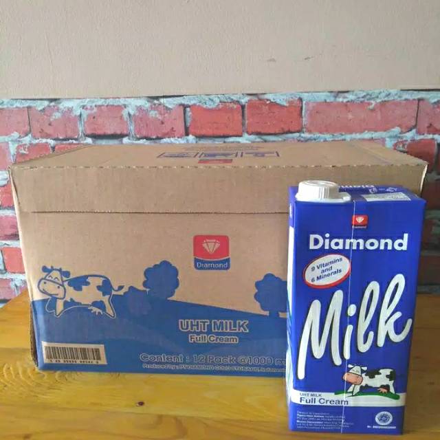 

Susu UHT Diamond Full Cream Plain 1 Karton -12 liter