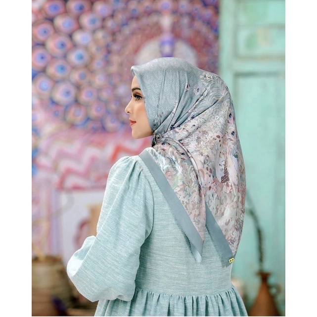 Buttonscarves Ederra Series in Green Mileu - Benang Jarum