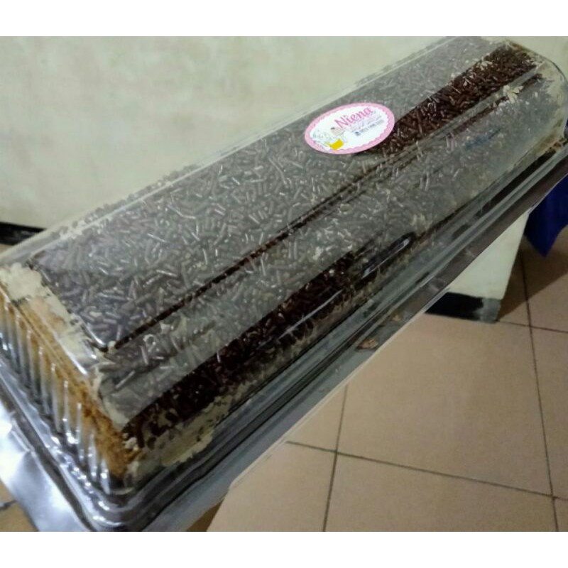 

Bolu Gulung topping coklat Meises