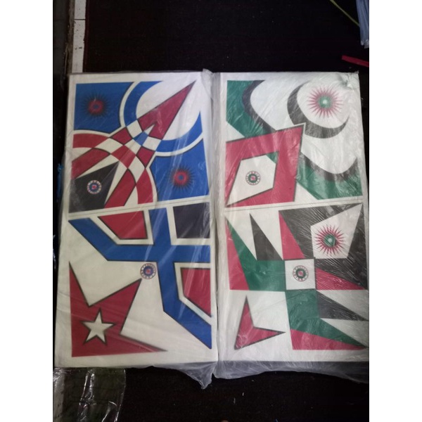 BAHAN KERTAS LAYANG LAYANG ISI  100 LEMBAR(BUKAN LAYANG LAYANG JADI)