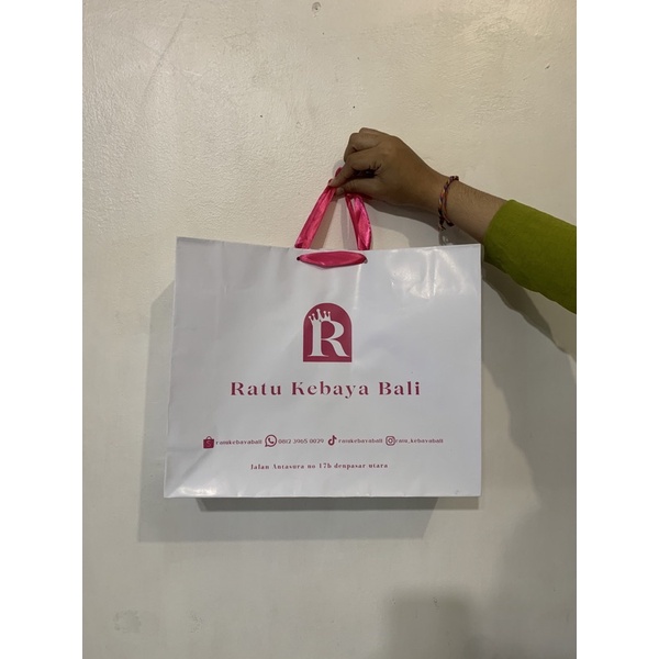 

TAMBAHAN PAPER BAG RATU KEBAYA BALI