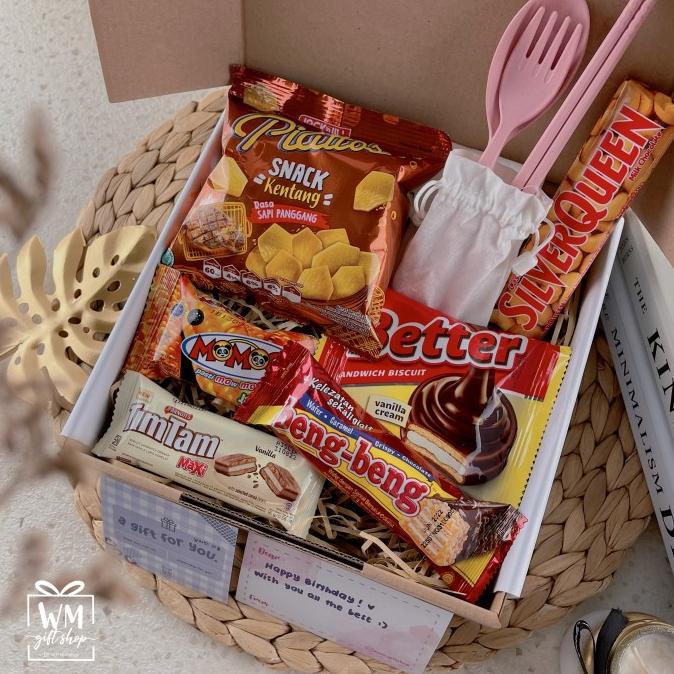 

Best Product!!! Hampers Gift Box Ready Stock / Hadiah Ulang Tahun / Snack Gift Box - Paling Diminati