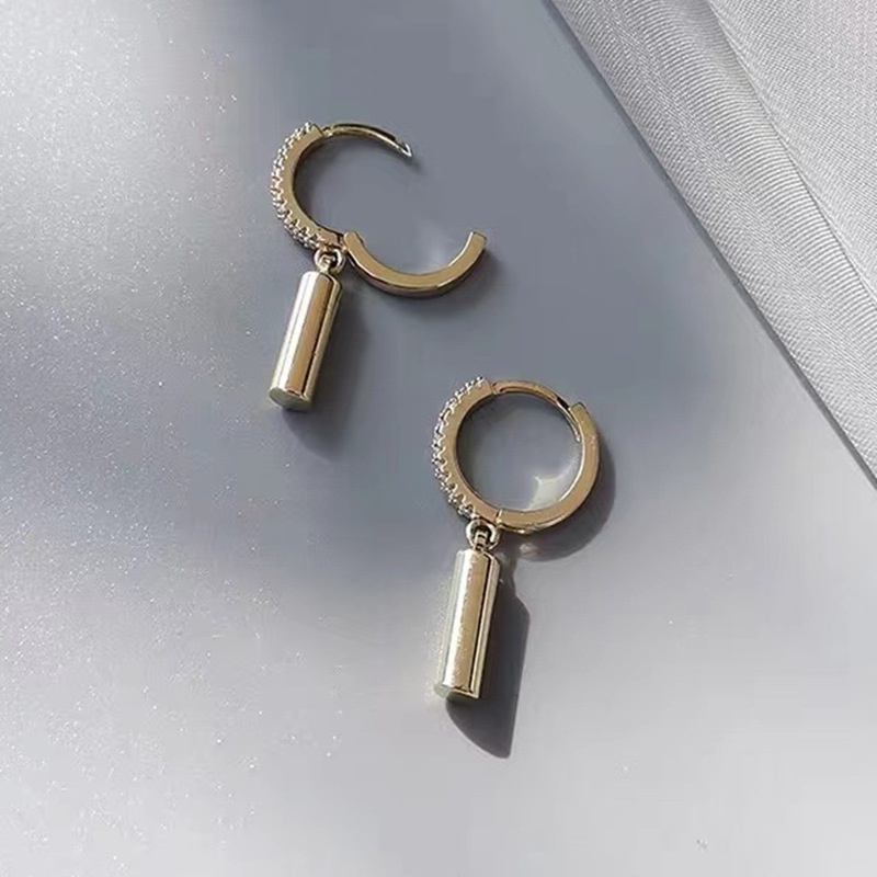 Anting Panjang Bentuk Vertikal Aksen Berlian Gaya Korea Untuk Wanita