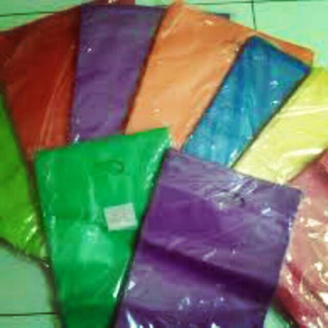 Tas Plastik Plong Polos Ukuran 20x30 Isi 100