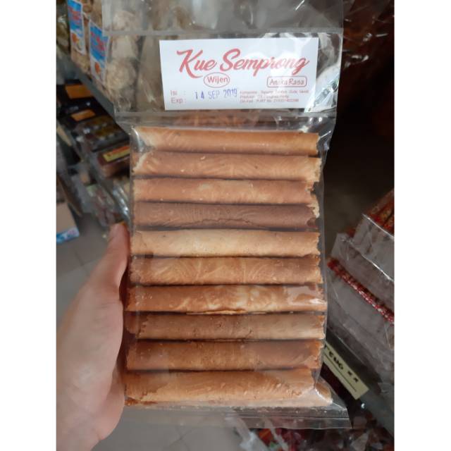 

Kue semprong khas bangka