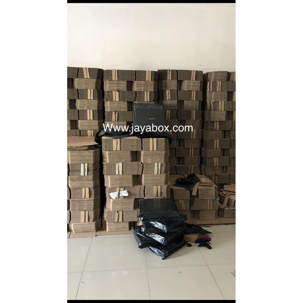 

Kardus / box pizza / kaos / kemeja 25x25x5 cm