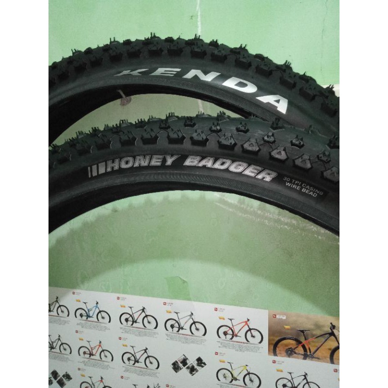 BAN LUAR SEPEDA 27.5 X 2.20 KENDA HONEY BADGER