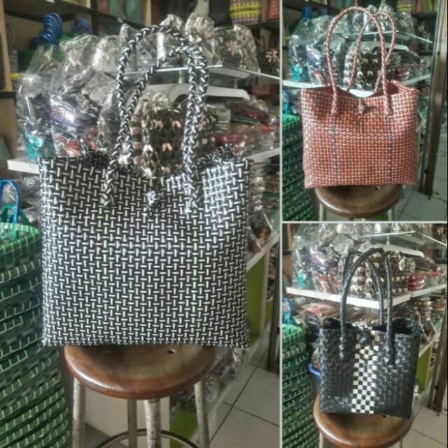 Tas Anyaman Bali (Souvenir Khas Bali)