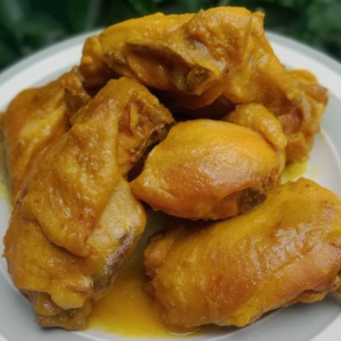 

Ayam Ungkep Dapur Desi Tinggal Goreng