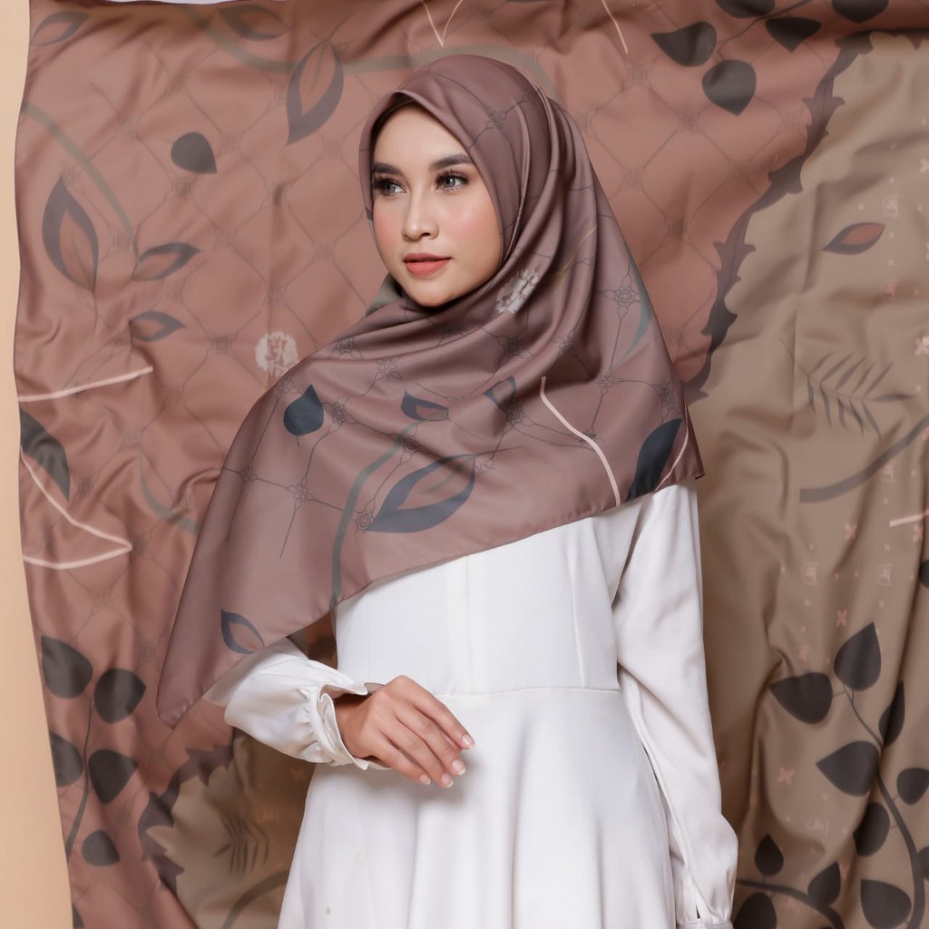 KERUDUNG SEGI EMPAT PRINTING MOTIF JILBAB SEGIEMPAT HIJAB SEGIEMPAT SCARF AGUSTIN