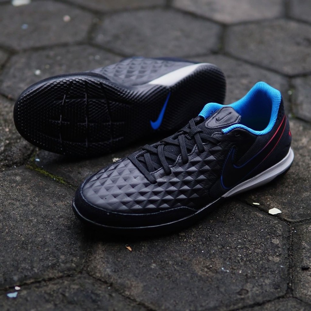Sepatu Futsal Nike Legend 8 Academy IC Black Siren Red Original