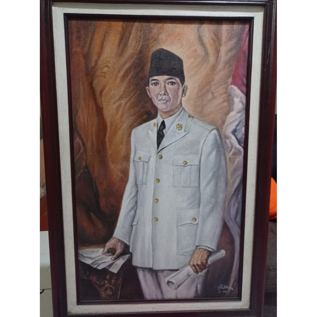 

Lukisan Ir Soekarno - ukuran 71 x 44 cm - cat minyak