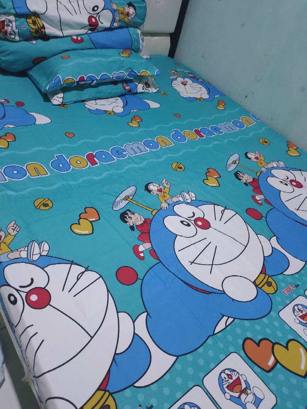 Fata - Sprei King Flat 180x200cm Motif Happy Doraemon