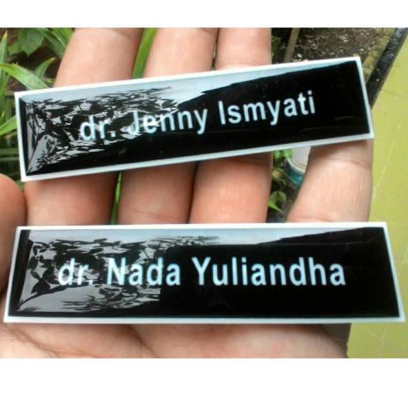 

REALPICT Name Tag magnet akrilik ukuran PxL 2x8 cm