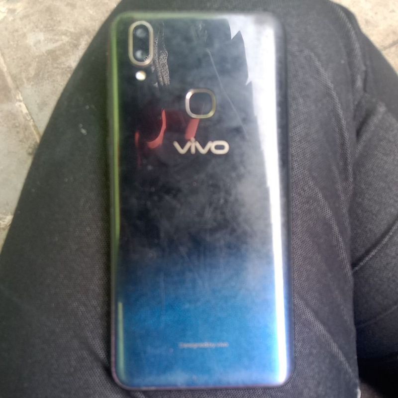 handphone Vivo v 11 ram 6 Rom 64