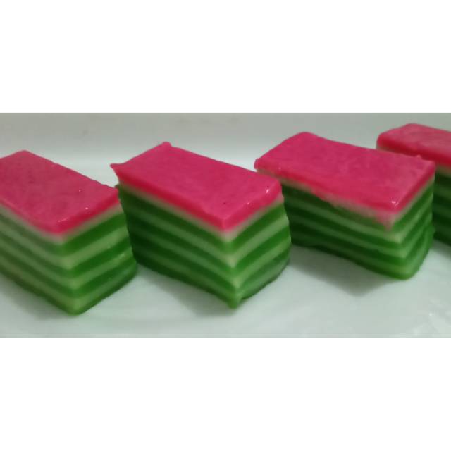 

Kue Pepe ( kue lapis )