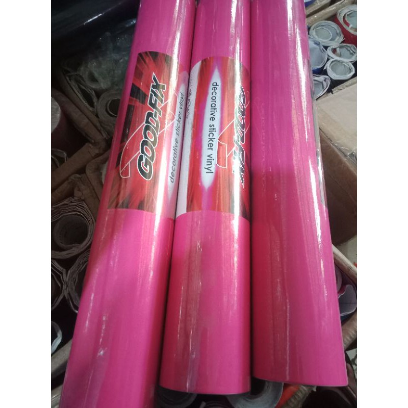 scotlet warna pink