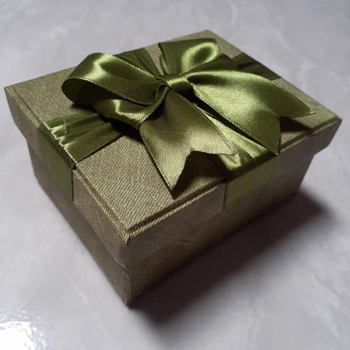 

Premium Product!!! Gift Box Cantik Army Kotak Hadiah Hijau Lumut Box Kado Spesial - Paling Dicari