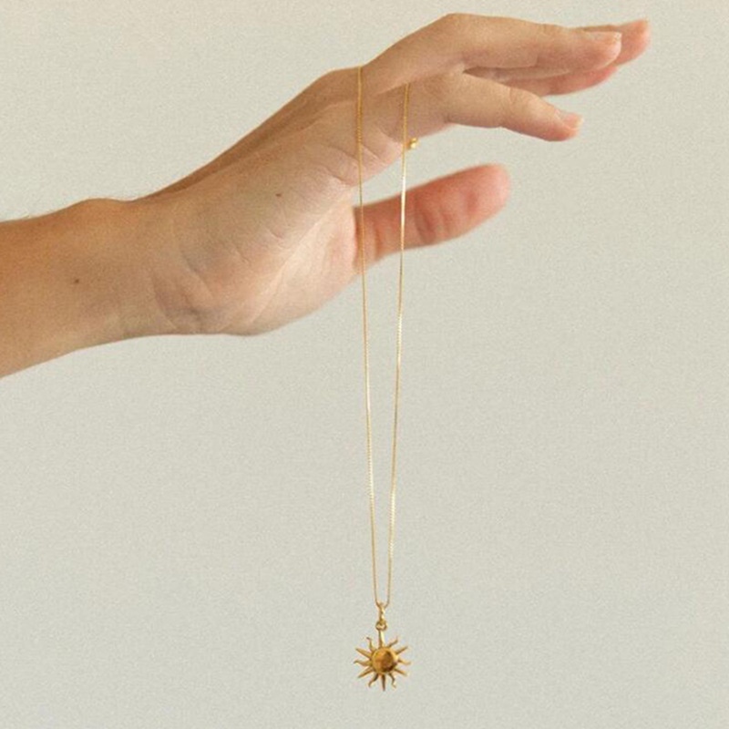 Fancyqube Kalung Rantai Choker Liontin Bunga Matahari Bahan Stainless Steel Lapis Emas 18k Untuk Wanita