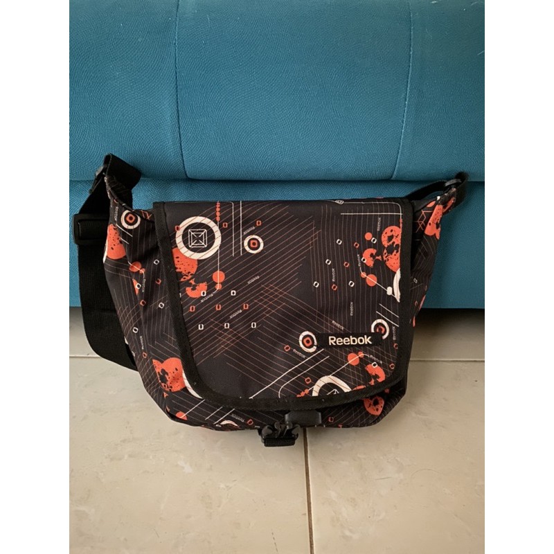 Preloved. Reebok sling bag. Tas selempang