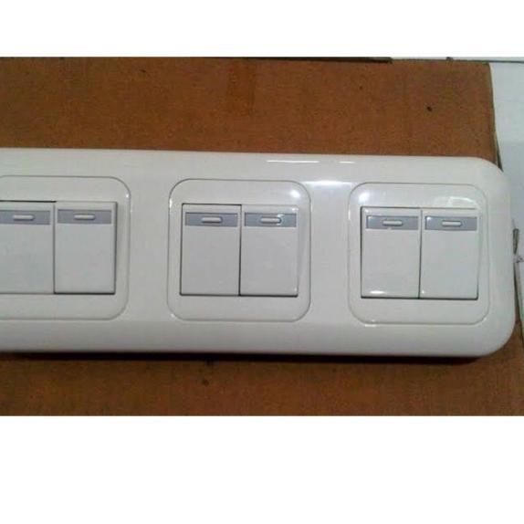 SAKLAR SERI 3 GANG PANASONIC