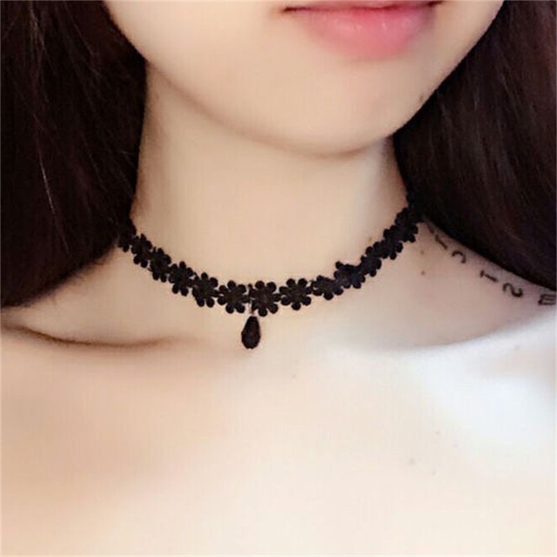 15pcs / Set Kalung choker Rantai Klavikula Bahan Lace Untuk Wanita