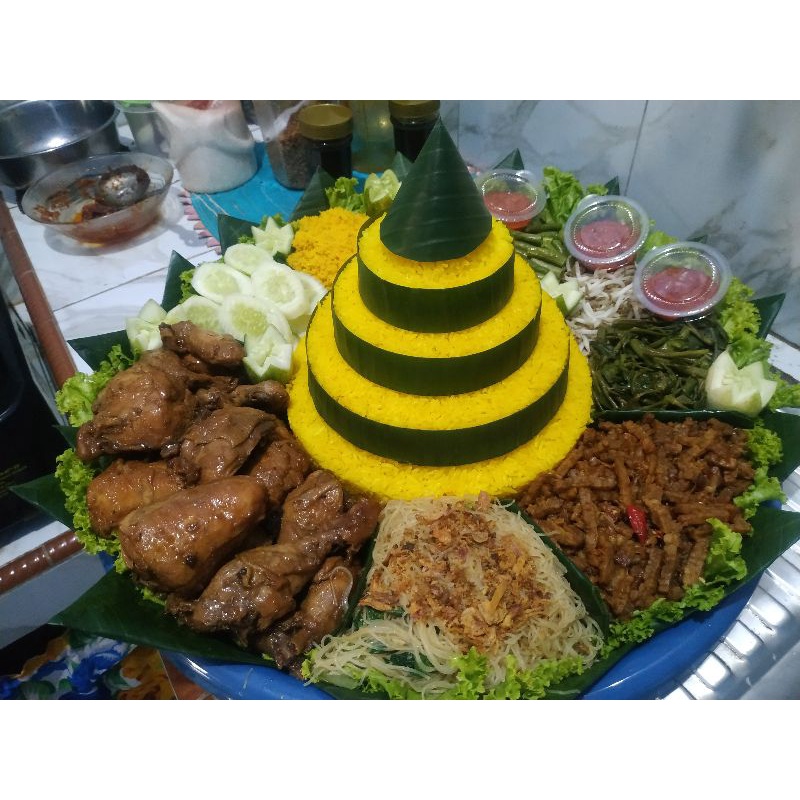 

Nasi Tumpeng