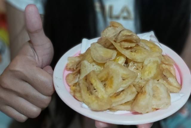 Kripik pisang dari pisang pilihan tersedia manis dan asin camilan nonton film kumpul keluaga enak