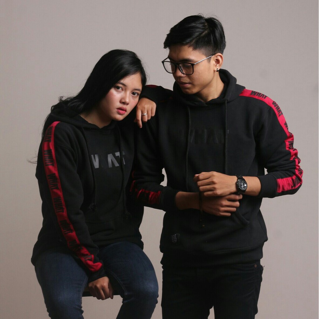 INSTINC JAKET HOODIE WHAT HITAM LIST MERAH