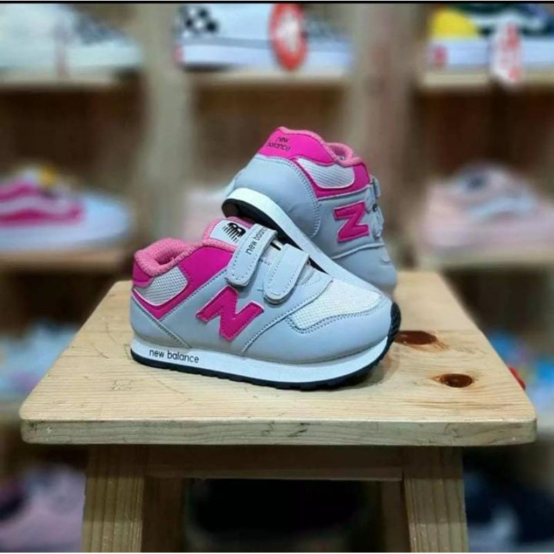 Sepatu Sneakers Ringan Anak Laki Laki Perempuan Sport Sekolah Murah Terlaris