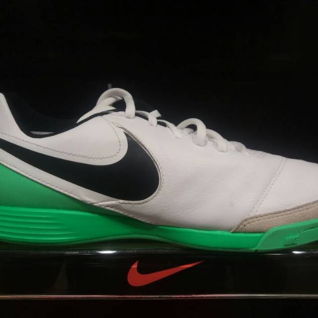 Nike Tiempo Genio IC