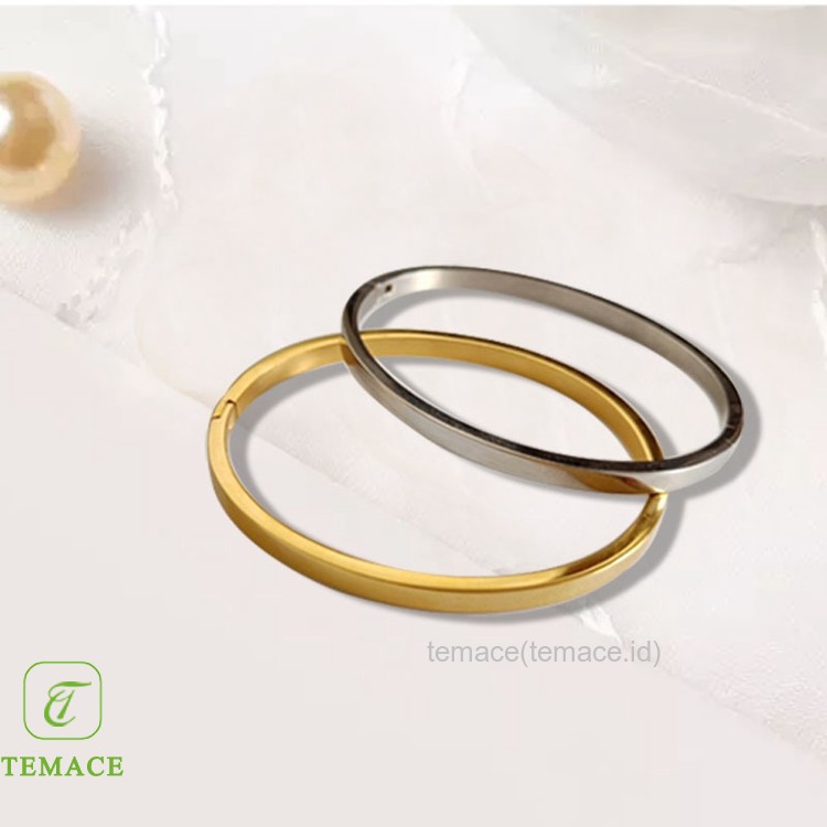Gelang titanium salib anti karat selamanya