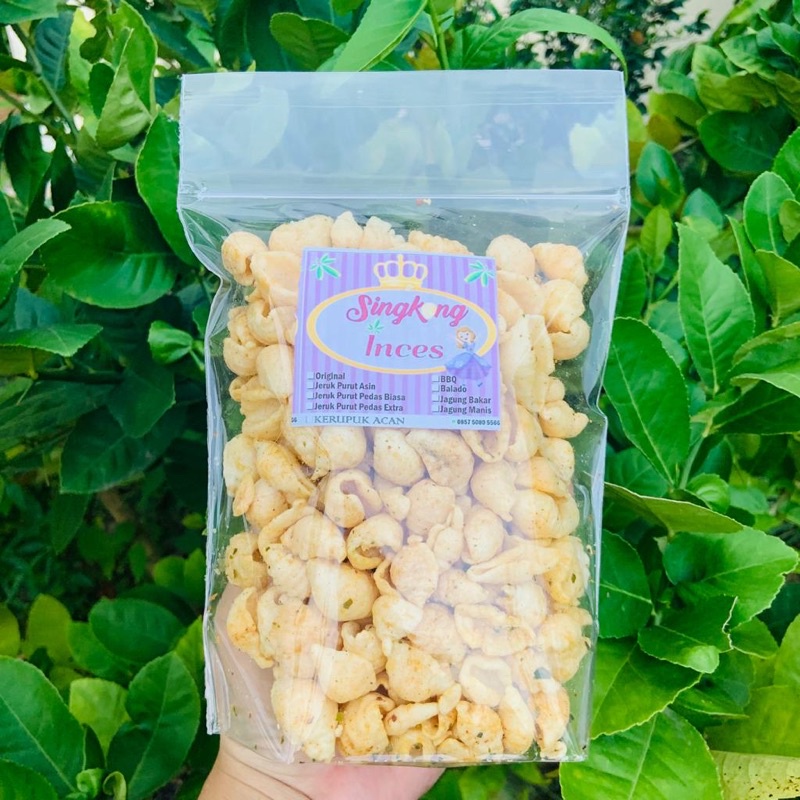 

Kerupuk kerang jeruk purut pedas sedang | Krupuk kriuk gurih | Cemilan camilan makanan ringan | Jeruk purut | Snack renyah