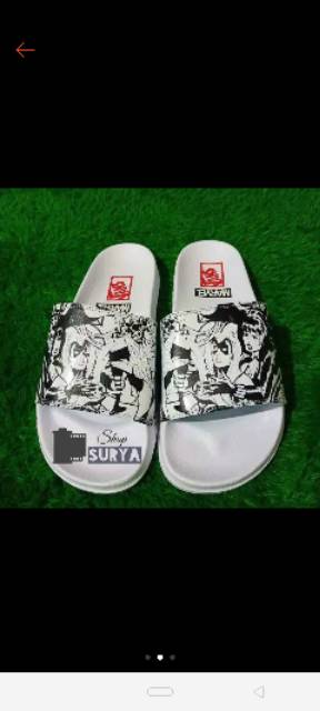 Sandal Slip On Vans Marvel black &amp; white / Sendal Slop Vans Marvel