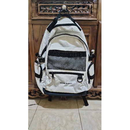 Ransel beyond the + basic zipper spao