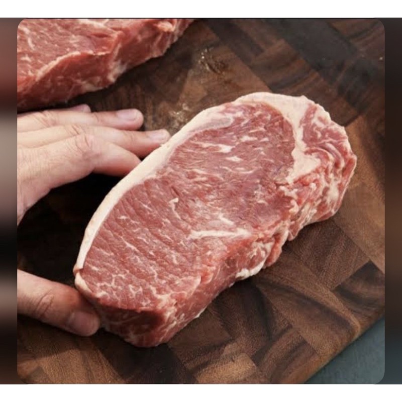 

Sirloin Beef Steak / New Zealand Prime Steer Aged Beef 200gr