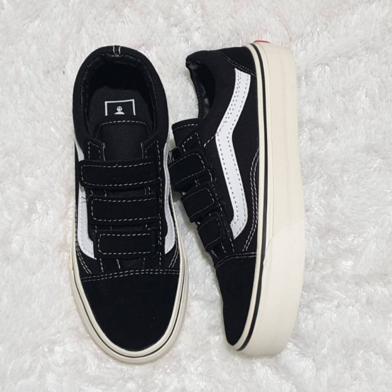 sepatu vans os bw velcro size 37-42 sepatu sekolah