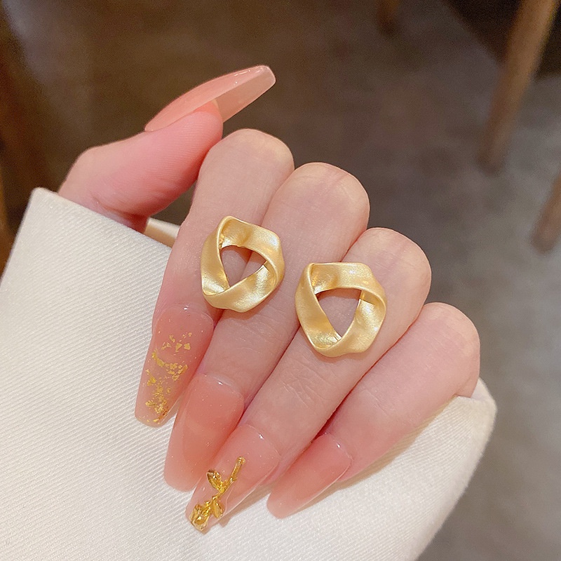 Anting Stud 925 silver needle Bentuk Geometris Gaya Retro Untuk Perhiasan