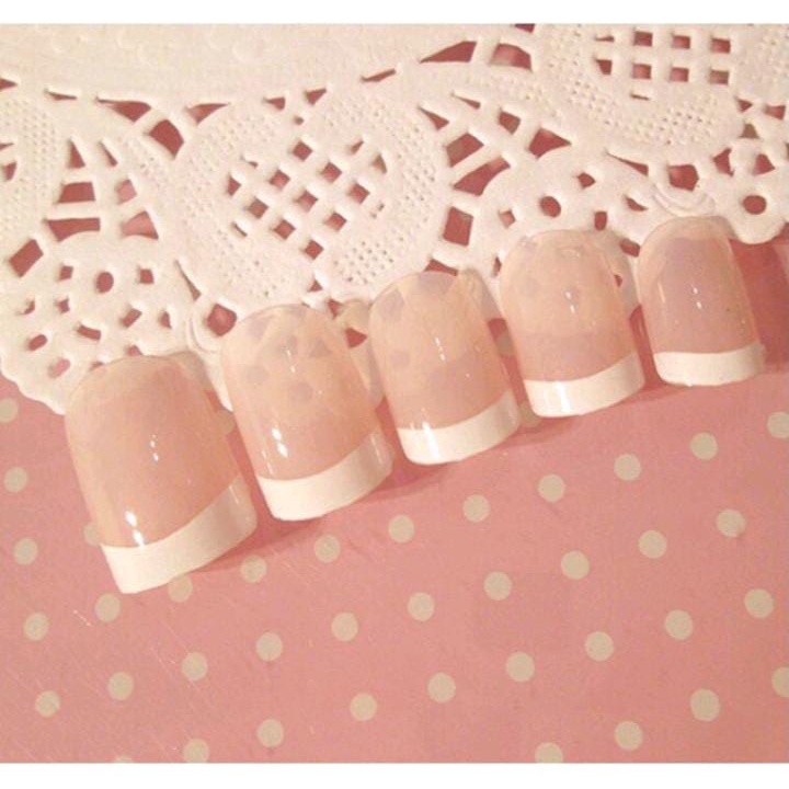 KUKU PALSU 24PCS FRENCH MANICURE LIST PUTIH / KUPAL NATURAL LIST PUTIH / KUKU