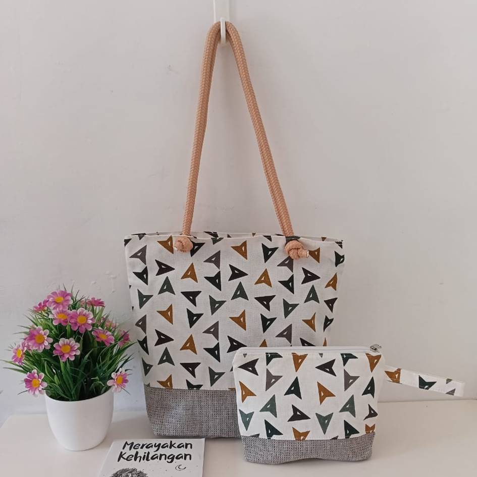 SET ISI 2 TAS KANVAS KOMBINASI GONI DAN POUCH KANVAS KOMBINASI GONI RIENS COLLECTIONS MOTIF LENGKAP