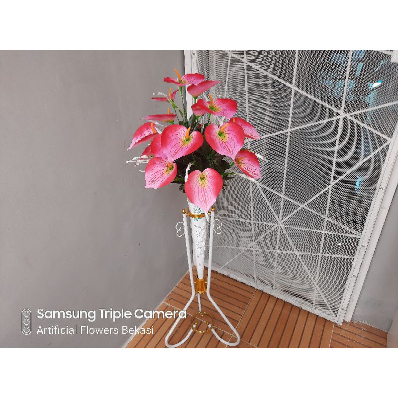 BUNGA ARON TANPA POT PER BUCKET 18 CABANG bunga aron bunga sudut bunga aron hias bunga calla lily
